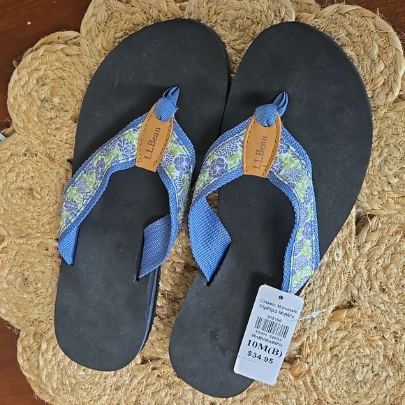 L.L. Bean Shoes - LL bean Womens Original Maine Isle Flip-Flops. Floral Print SZ 10. New With Tag
